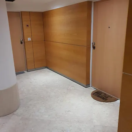 Center Marina View Purple شقة